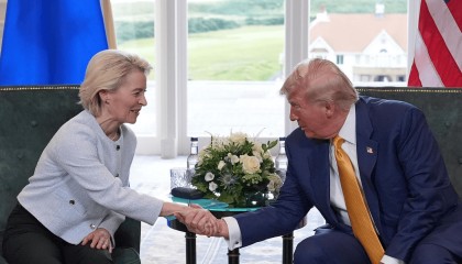 扬之：欧美贸易协议为何会出现如此“低级简单”的错误？