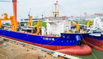 【科技博览】两艘国产亚洲最大超大型耙吸挖泥船成功下水