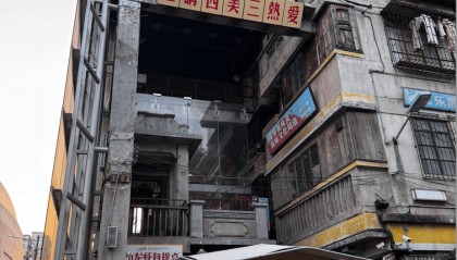 大门紧闭!真的关了!曾一天排队近3000桌……