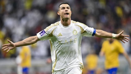 祝福C罗40岁生日快乐!已进923球夺33冠 传奇仍在继续