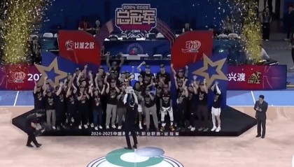 浙江队首夺CBA总冠军,主教练王博感谢球员帮他圆了梦
