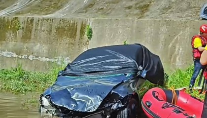 四川达州一辆特斯拉坠河致1人死亡!当地称事故原因正在调查