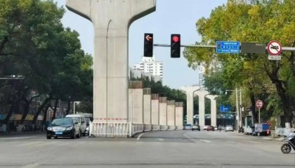 “先上车再补票”|两任市委书记落马,“政绩工程”将被拆除