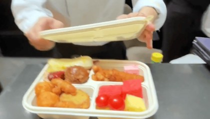 上海五星级酒店,突然大排长龙!25元装满满一盒,菜品可自选,市民直呼划算