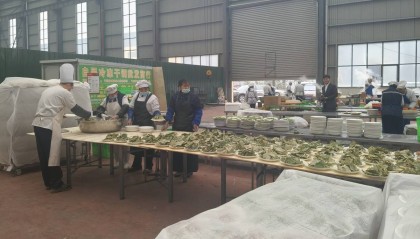 车间秒变食堂,河南矿山后厨加紧为近7000名员工备餐