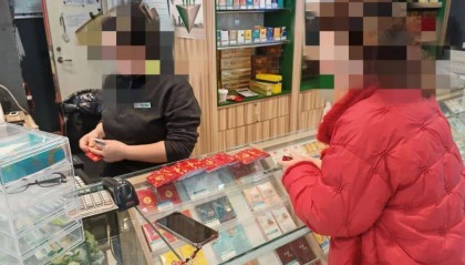 安徽一女子疯狂购入16万元购物卡,超市紧急报警!