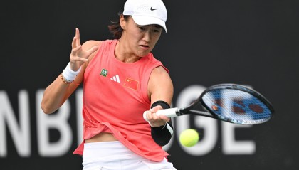 中国队3比2险胜比利时队，晋级明年比利·简·金杯世界组资格赛