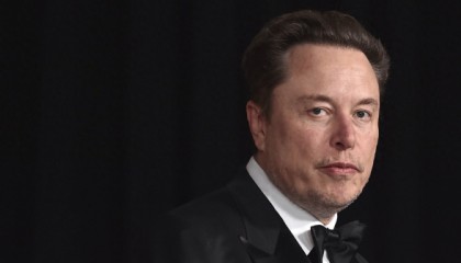 最后通牒已下,马斯克对2.5亿人发誓,誓要让特朗普付出惨痛代价