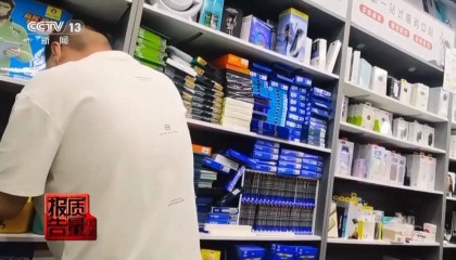 央视最新曝光:部分蓝光手机膜效果等于保鲜膜