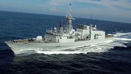 果然低估中国了?被解放军成功逼退后,加拿大舰长突遭当头一棒