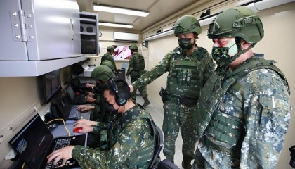 大陆开始清算之路,18名台军方“核心骨干”曝光,悬赏之后是抓捕