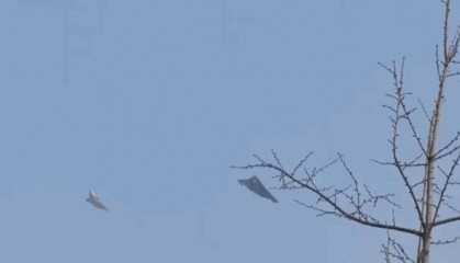 中国下一代战机画面引发印度对战略差距的担忧,印媒借机炒作“中国威胁论”