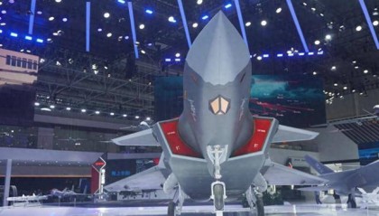 珠海航展，让美军越看越害怕？白帝战机现身，美航母二话不说掉头