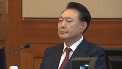 尹锡悦律师团呼吁立即释放总统!专家称其检察官出身经验丰富