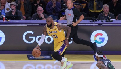 湖人为何对勒布朗续约保持沉默？背后原因令人深思