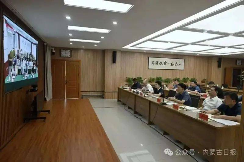 内蒙古自治区主席王莉霞赶赴巴彦淖尔，现场指挥搜救工作