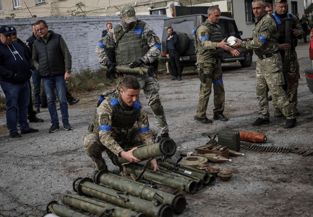 特朗普改口了？战斧援乌前，先给普京发最后通牒，俄罗斯警告核战风险